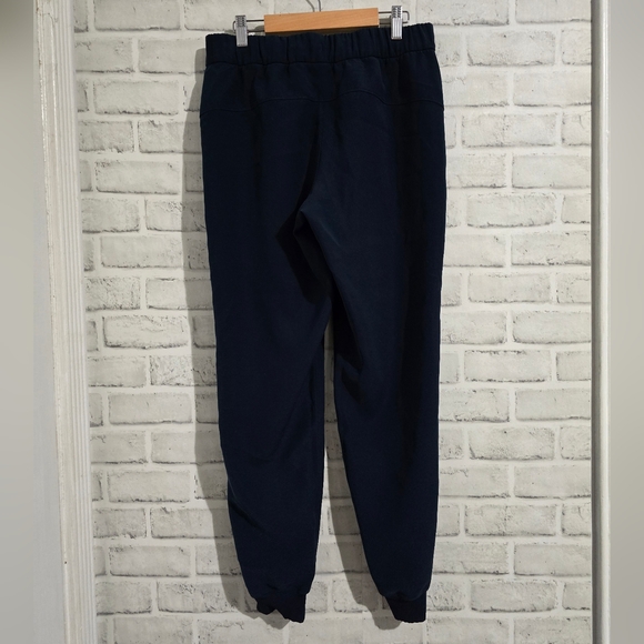 Lululemon On the Fly Jogger Navy size 6 - Picture 3 of 9
